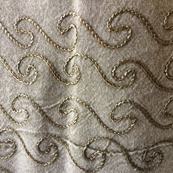 🔹2 for $85🔹 Vintage embroidered wrap skirt - Picture 3 of 5